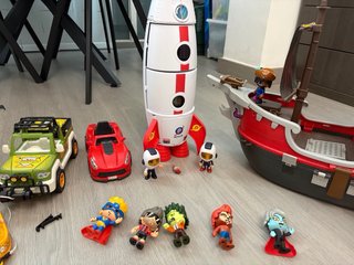 Lote Pinypon Niños Barco Cohete Coches Figuras