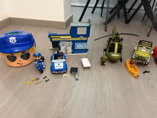 Lote Pinypon Niños Barco Cohete Coches Figuras