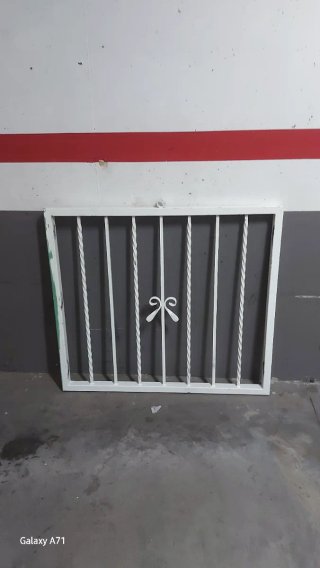 Reja para ventana blanca 94por 83