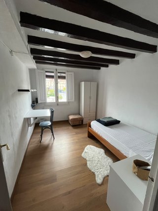 Alquiler de habitación en el centro de Olot.