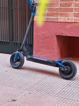 Patinete Eléctrico Azul y Negro smartgyro rockway