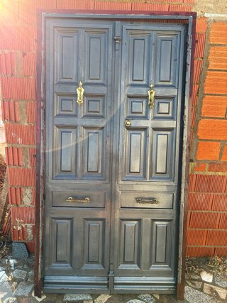 Puerta de entrada doble de metal