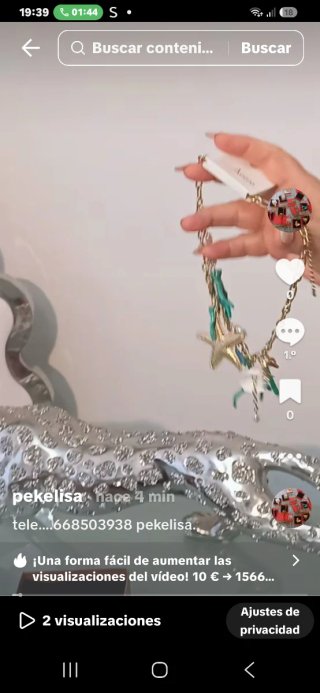 Collar y pulsera de oro con piedras rojas