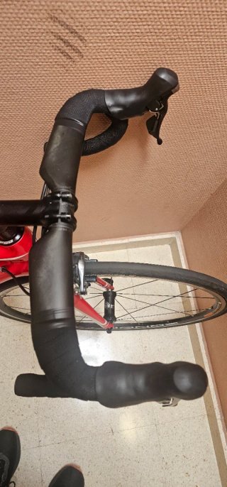 Bicicleta de carretera Specialized Tarmac Roja