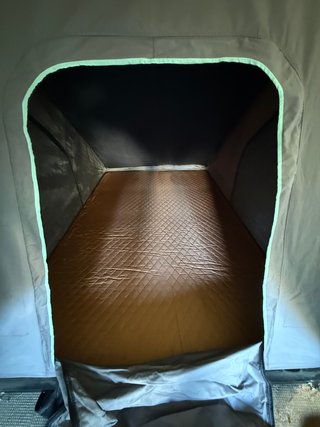 Tienda de techo camper rígida tipo cuña