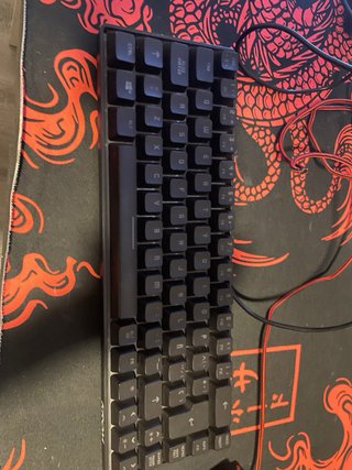 Teclado Mecánico Compacto con Iluminación RGB