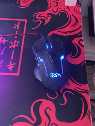 Teclado Mecánico Compacto con Iluminación RGB