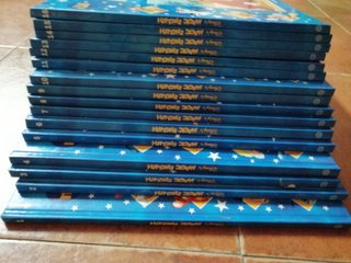 32 VHS Disney Magic English + 16 Libros