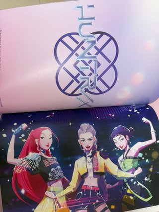 Libro Oficial de Pósteres K-Pop Demon Hunters Netf