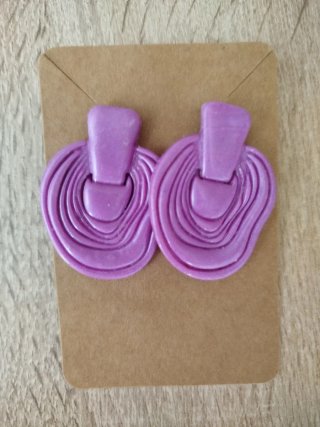 Pendientes arcilla polimérica morados