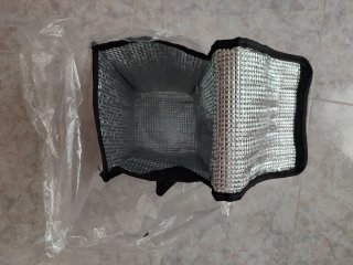 Termo azul con cubiertos incluidos