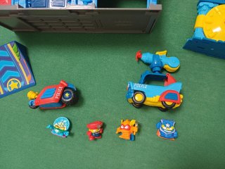 Superzings Set Policía y Banco