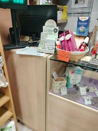 Mostrador con Vitrina de Cristal