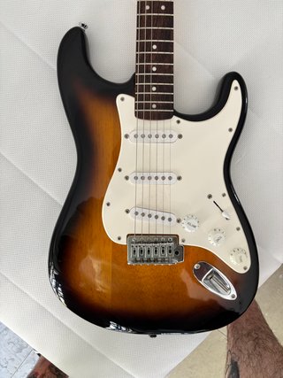 Guitarra Eléctrica Squier Strat