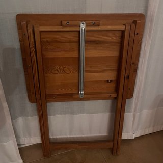 Mesa auxiliar plegable de madera