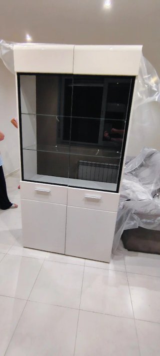 Mueble Vitrina Blanco con Puertas de Cristal
