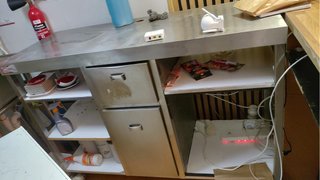 Mesa de acero inoxidable para cafetera
