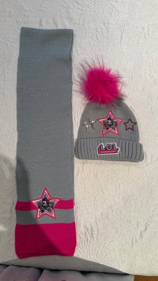 Conjunto Gorro y Bufanda LOL Surprise