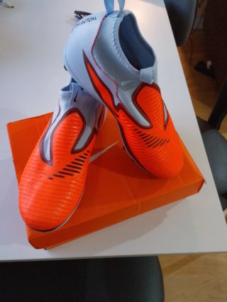 Botas de fútbol niño Nike Phantom sin cordones