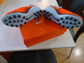 Botas de fútbol niño Nike Phantom sin cordones