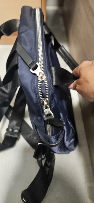 Mochila Victorio & Lucchino Azul Marino