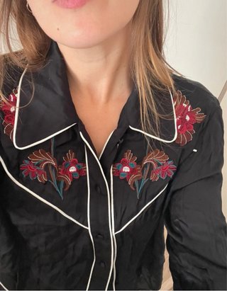 Blusa Zara Negra con Bordados