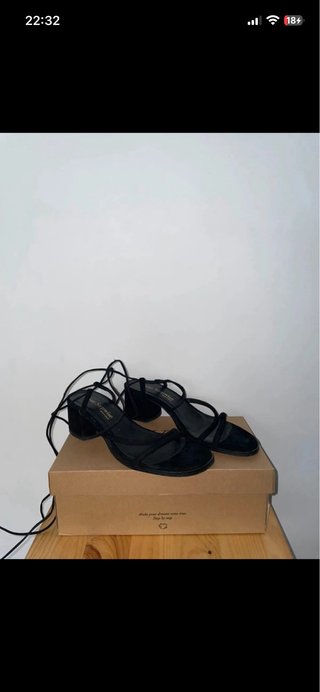 Sandalias de tacón negras atadas Bryan Stepwise