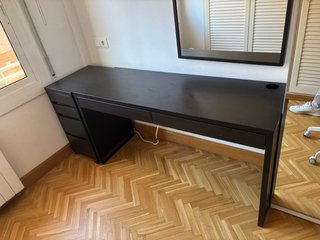 Escritorio con Cajonera y Espejo