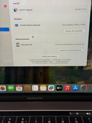 MacBook Pro 15" 2018 i7/16/256