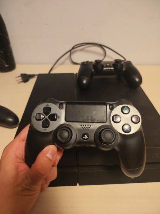 Consola PlayStation 4 (PS4) 1TB y 3 Mandos