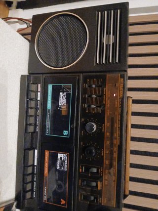 Radiocasete International Vintage Doble + cintas