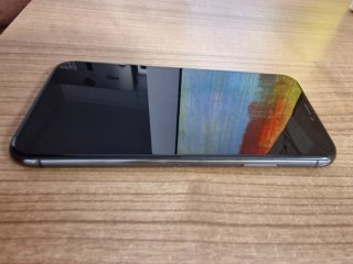 Apple iPhone Xs 64GB Space Gray