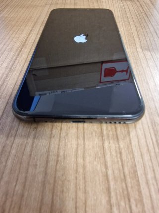 Apple iPhone Xs 64GB Space Gray