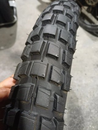 Michelin Anakee WILD 90/90-21 NUEVO
