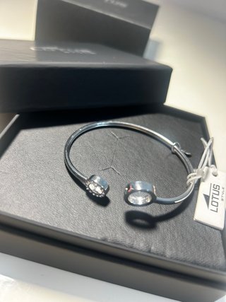 Pulsera Lotus Plata con Circonitas.