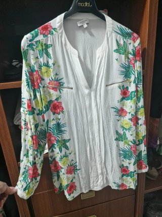 Blusa Cortefiel floral manga larga