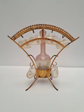 Licorera antigua con soporte y vasitos