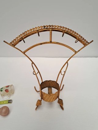 Licorera antigua con soporte y vasitos