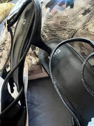Zapatos Mango tacón bajo piel negros
