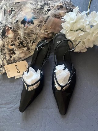 Zapatos Mango tacón bajo piel negros
