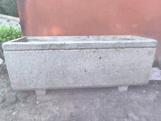 Jardinera de piedra