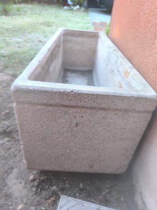 Jardinera de piedra