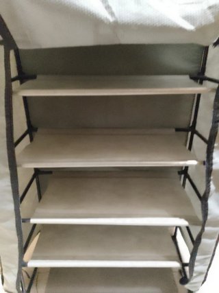 Zapatero de tela gris