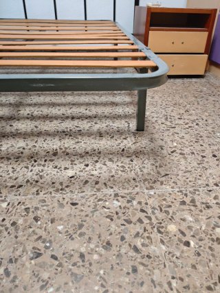 Somier 105x190 con patas y lamas de madera