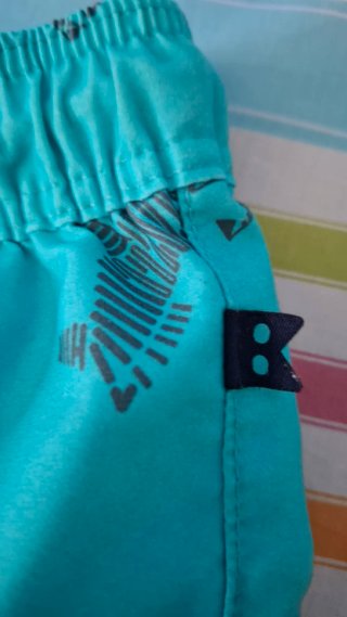 Bañador de niño azul con estampado