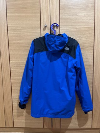 Chaqueta The North Face Azul y Negra