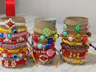 Set de Pulseras Artesanales de Hilo y Piedras