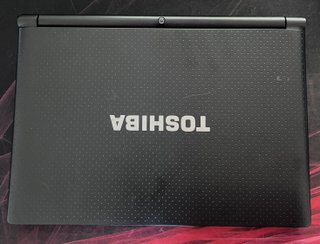 Toshiba NB 500 - 80GB HDD / 2GB RAM