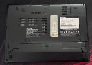 Toshiba NB 500 - 80GB HDD / 2GB RAM