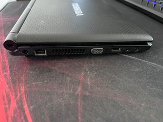 Toshiba NB 500 - 80GB HDD / 2GB RAM